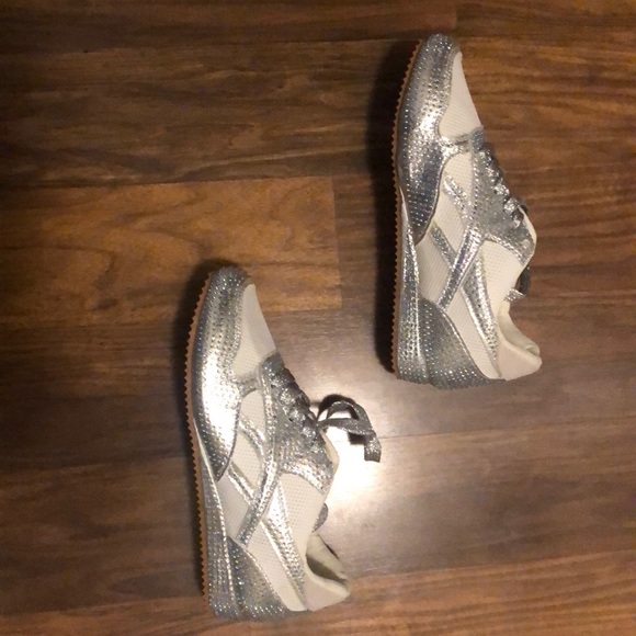 Women’s silver rhinestone sneakers - Picture 6 of 6